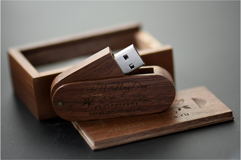 W-268-Swivel Wood USB Flash Drive