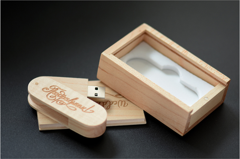 W-268-Swivel Wood USB Flash Drive