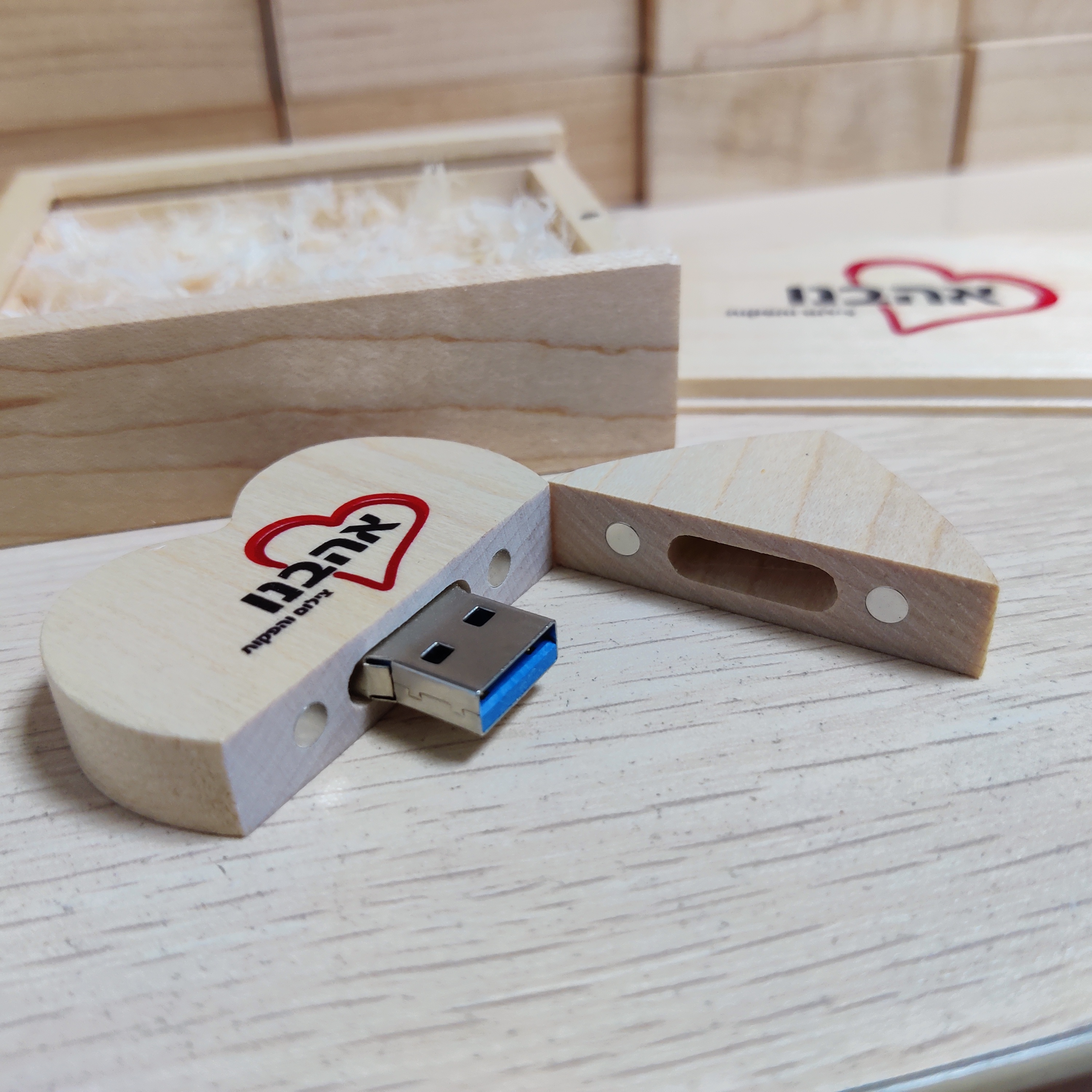 Heart-shape Wooden Memory Sticks & box package 