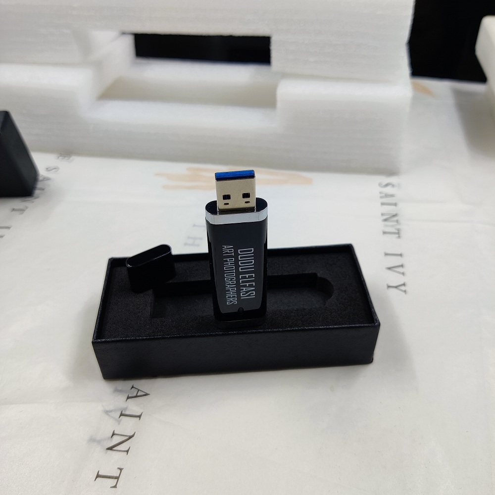 Black USB flash Drive USB3.0 32GB with black box 